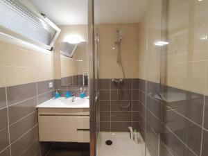 Appartements Eroso Saint Esprit proche gare WIFI bureaux : photos des chambres