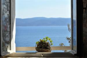 Old, stone 2 floor house above the sea-Najka