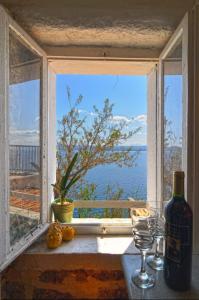 Old, stone 2 floor house above the sea-Najka