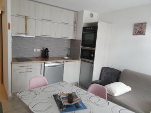 Appartements apt cosy, 4 pers, plein centre ville, parking offert : photos des chambres