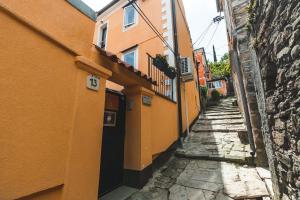 Apartments Lara with more affordable parking