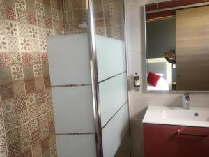 Hotels Les BALCONS de L'ESPERANCE : photos des chambres