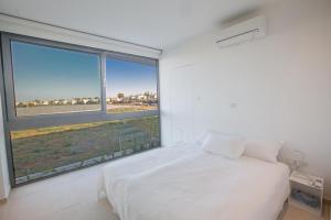 The White H Villa, Protaras, Fresh and Peaceful