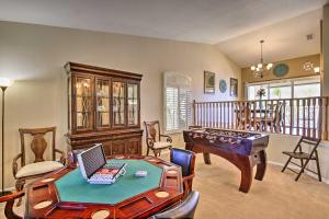 Boat Dock, Game Room! Lakefront Glendale Getaway