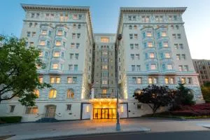 The Churchill Hotel Near Embassy Row - بيثيسدا
