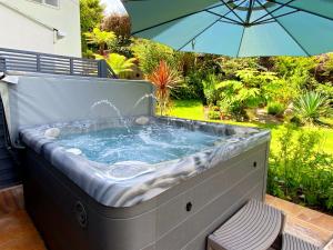 The Town House at Muntham- Luxury Holiday Home with Hot Tub