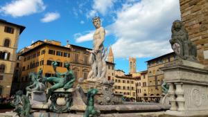 Historic center Palace - Huge 4 bedrooms Santa Croce apartment - By LikeHomeFlorence