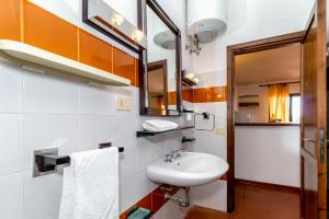 Veranda borgo Isola Rossa img18