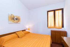 Veranda borgo Isola Rossa img12