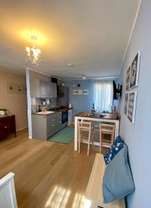 Blue George Apartment