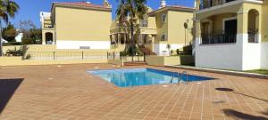 5B Sra da Rocha - Casas & Papeis