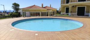 5B Sra da Rocha - Casas & Papeis