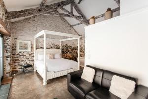 Classic Suite room in ANRÁN at Tidwell Farm