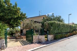 Deliziosa Villa a 500 metri dal mare con Piscina