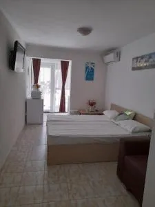 Garsoniera Saturn - 萨图恩