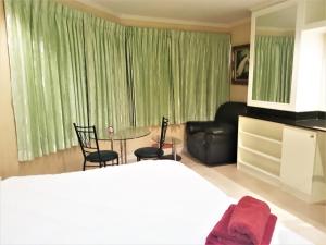 Thip condotel Jomtien studio apartment on soi 7