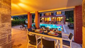 Hüma - 6 Bedroom Holiday Villa in Kayaköy Ölüdeniz