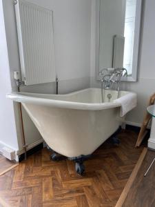 Superior Double Room with Bath and Shower room in Pink Pavilion