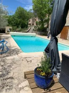 FONT NOUVELLE maison de charme Drôme Provençale, 6 ou 10 personnes avec piscine - Brantes