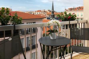 Hotels Best Western Hotel Mediterranee Menton : Chambre Triple avec Balcon