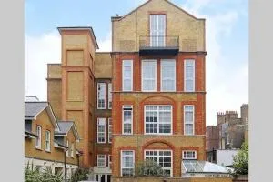 Central 2-Bed, 2-Bath Sanctuary near Holborn Station, Covent Garden & West End - Холборн