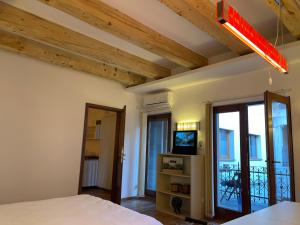 Savoya4 Old City Center Self Checkin WorkspaceStudio