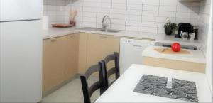 New Sea Escape Boutique Apt-Agii Aposto li beach