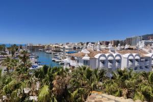 Puerto Marina, Frontline apartment in Benalmadena, Malaga