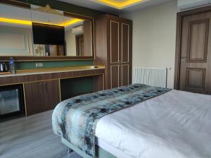 Deluxe Double Room room in Magnaura House Hotel