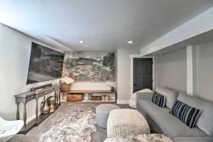 Luxe Glacier Getaway Walk to Downtown Kalispell! - Batavia