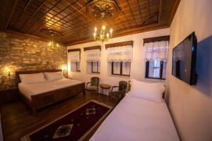 Classic Triple Room room in Berati Castle Hotel