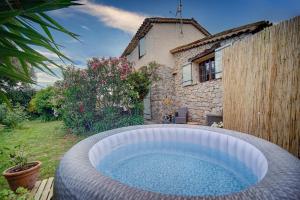 Maisons de vacances Maison de campagne calme jacuzzi : photos des chambres