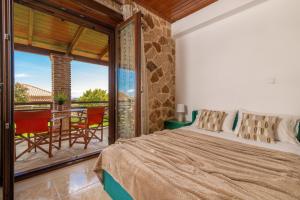 Villa La Isla with Private Pool