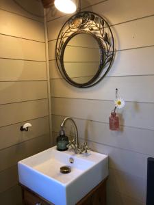 Maisons de vacances Roulotte a Honfleur : photos des chambres