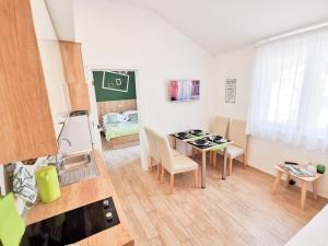 Rita Apartments - Charming Apartment 2plus2 PartialSeaView
