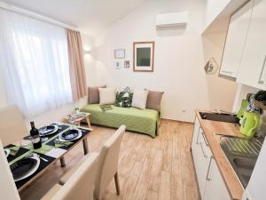 Rita Apartments - Charming Apartment 2plus2 PartialSeaView