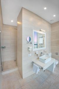 Meta Business Hotel By King David