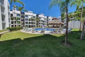 Departamento de lujo en Manzanillo, planta baja frente a la alberca - Manzanillo