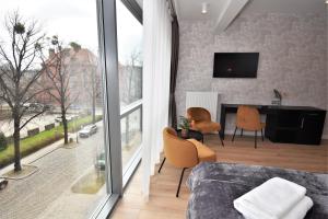 Patio Riverfront Aparthotel