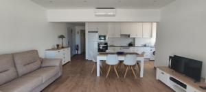 11 Beira Mar - Casas & Papeis