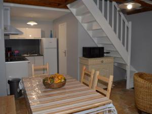 Maisons de vacances Gite Saint-Nicolas-des-Motets, 3 pieces, 4 personnes - FR-1-381-145 : photos des chambres