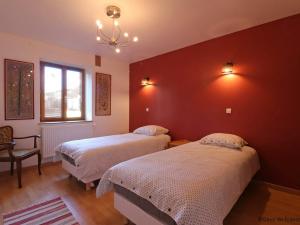 Maisons de vacances Gite Les Ventes-de-Bourse, 5 pieces, 9 personnes - FR-1-497-144 : photos des chambres