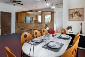 Villa Elihrisos-Quiet & Spacious Villa Large Private Heated Pool & Hot Tub