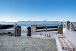 Akoli Blue - seafront Beach Cottage House Achaia Greece