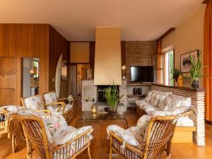 Villa Cipressi by Victoria Palace