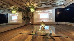 Grand Piano & Shinjuku 5min walk from station