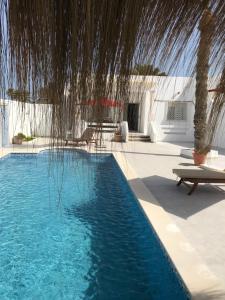 Villa dhiefa avec piscine