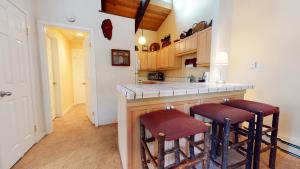 Chateau De Montagne #23 Condo