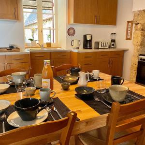 Maisons de vacances Domaine de Cazal - Gite 2 pers avec piscine au coeur de 26 hectares de nature preservee : photos des chambres