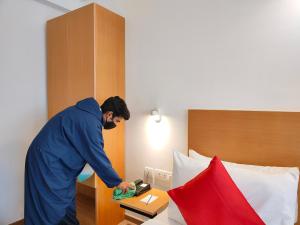 Kanak Beacon Hotel - Ashram Road Ahmedabad